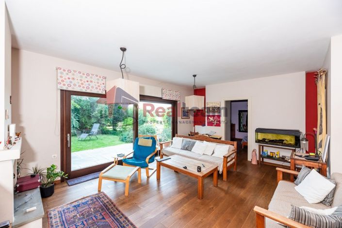 Image No.4-4 Bed Property for sale