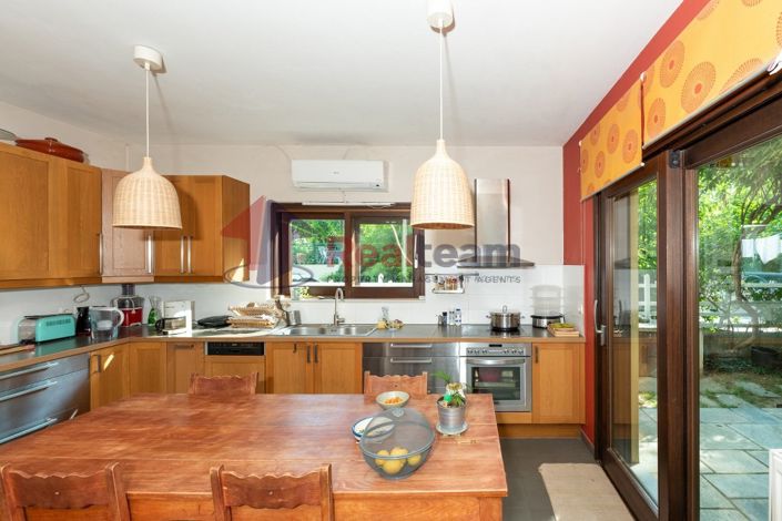 Image No.6-4 Bed Property for sale