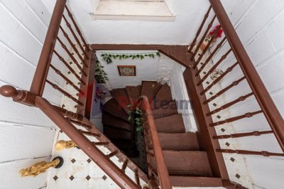 02b1e531fa44431abf7fe9f2b4be8dea