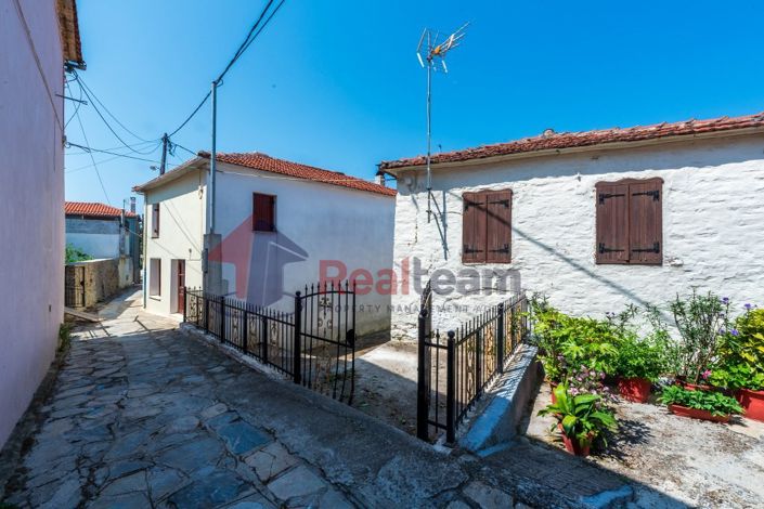 Image No.17-2 Bed Property for sale