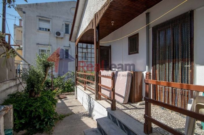 Image No.10-2 Bed Property for sale