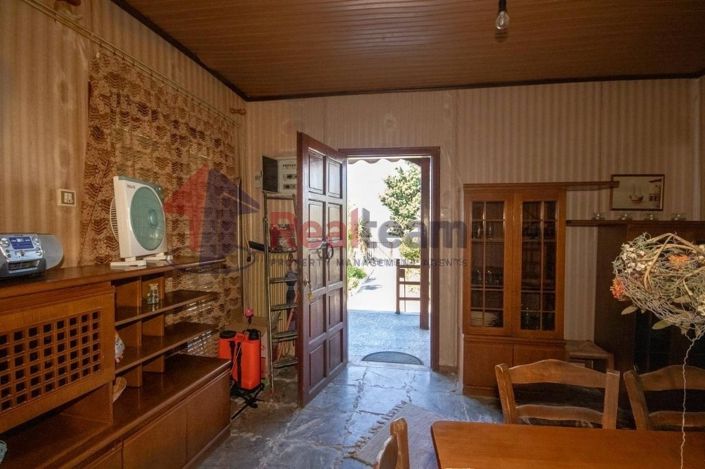 Image No.11-2 Bed Property for sale