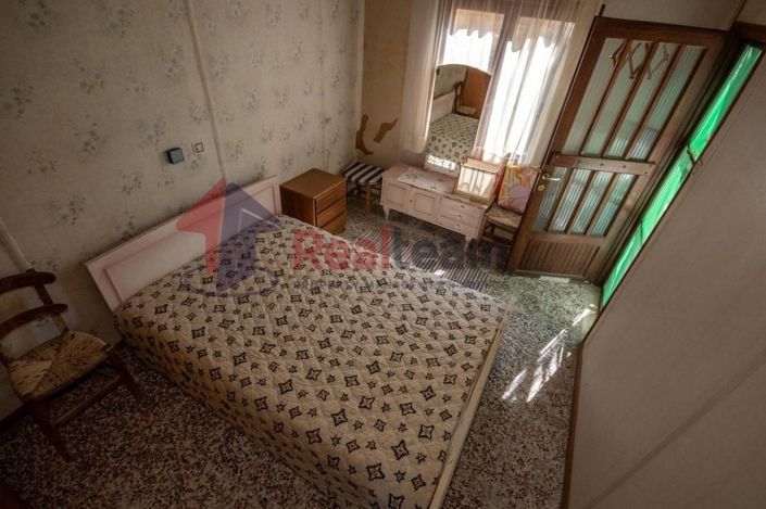 Image No.17-2 Bed Property for sale