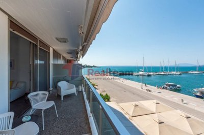 8398dfeafe564c2a815a32200d87931e