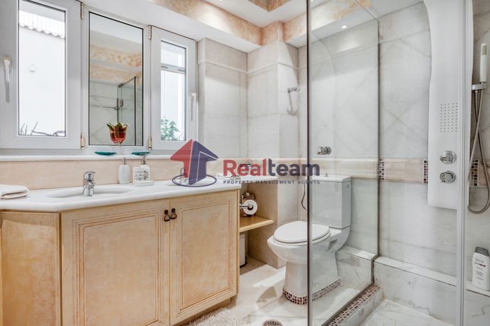 Image No.21-7 Bed Property for sale