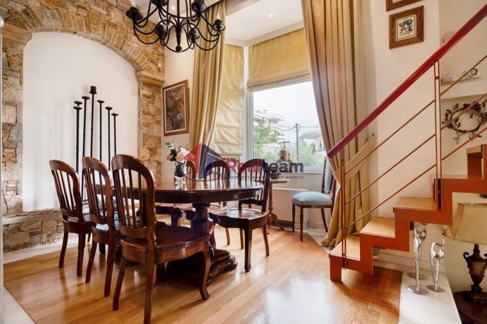 Image No.6-7 Bed Property for sale