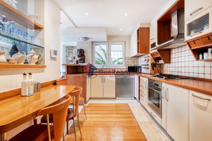 Image No.7-7 Bed Property for sale