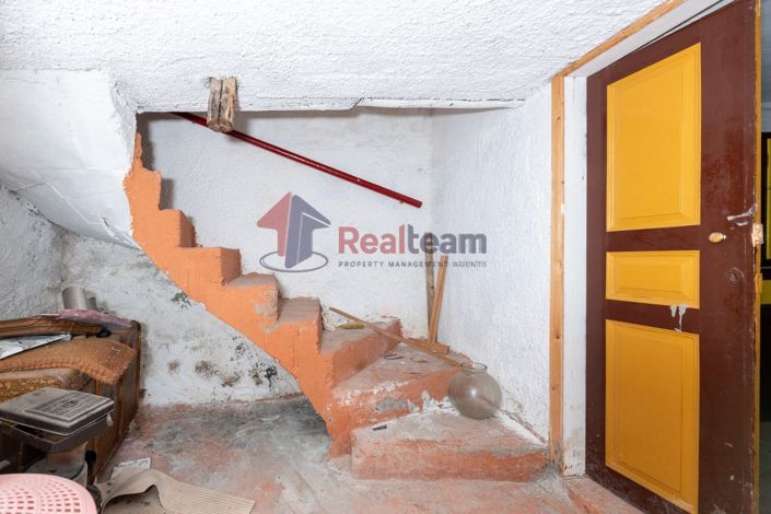 Image No.14-5 Bed Property for sale