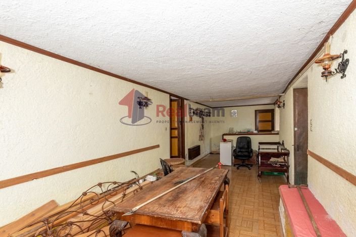 Image No.18-5 Bed Property for sale