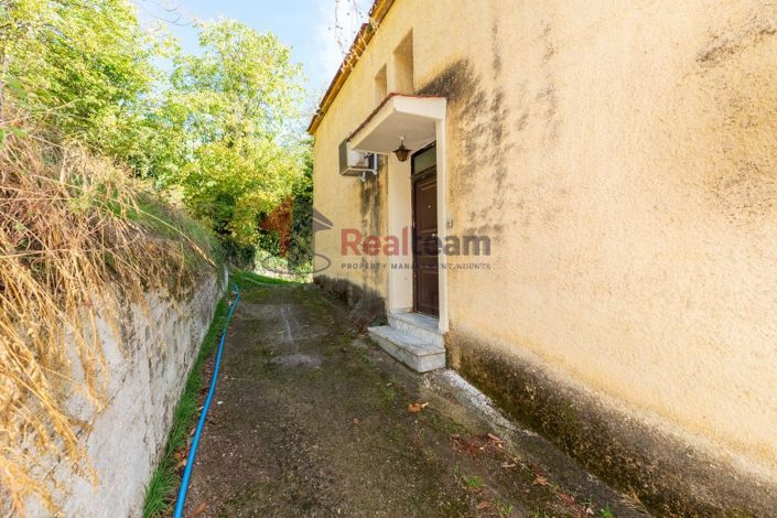 Image No.27-5 Bed Property for sale