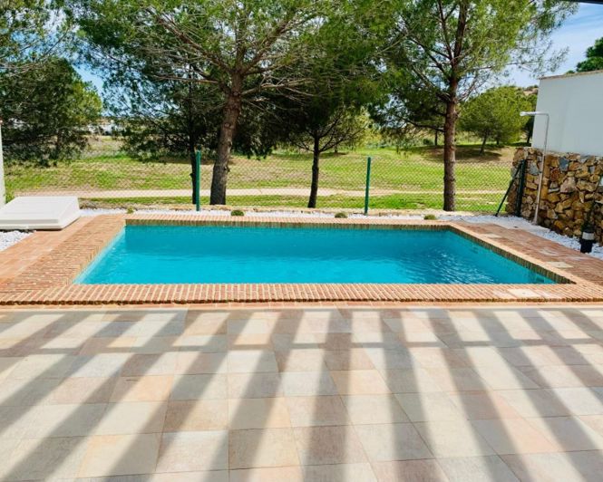 Image No.15-2 Bed Townhouse for sale