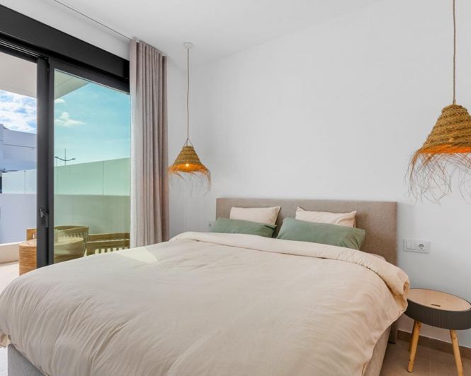 Image No.47-3 Bed Townhouse for sale