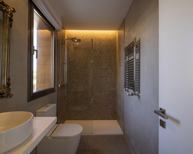 Image No.15-5 Bed Villa for sale