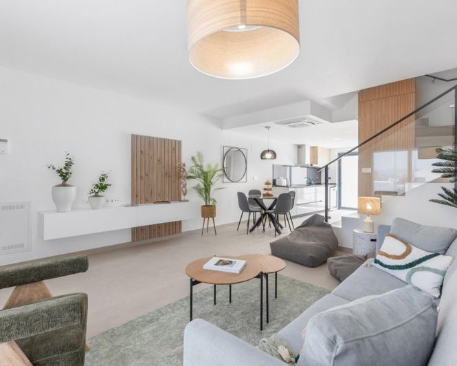 Image No.11-4 Bed Townhouse for sale