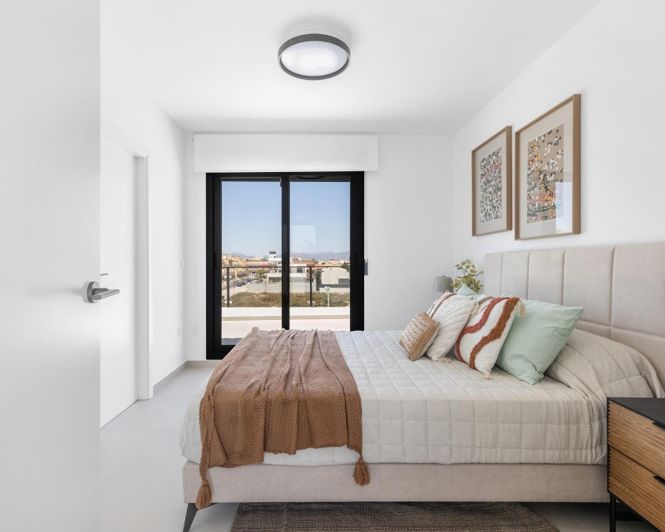 Image No.29-4 Bed Townhouse for sale