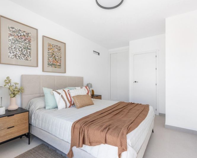 Image No.33-4 Bed Townhouse for sale