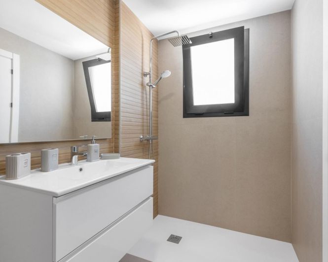 Image No.50-4 Bed Townhouse for sale