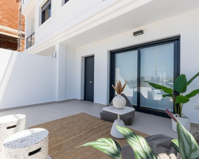 Image No.9-4 Bed Townhouse for sale