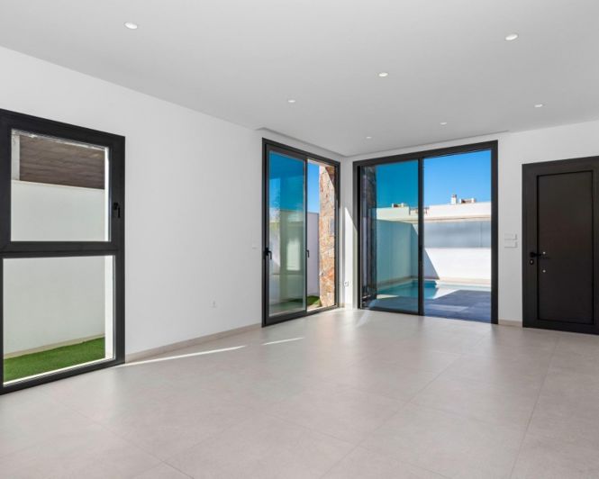 Image No.10-3 Bed Bungalow for sale