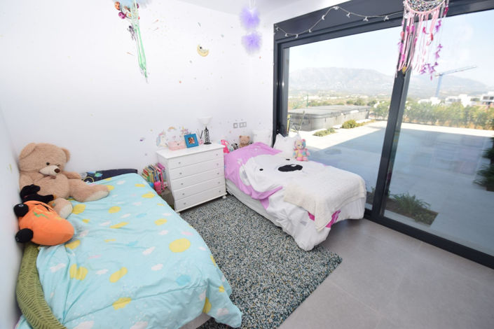 Image No.22-4 Bed Property for sale