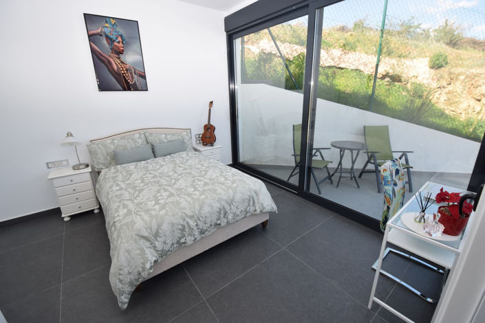 Image No.26-4 Bed Property for sale