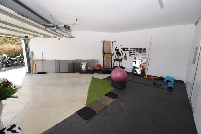 Image No.32-4 Bed Property for sale