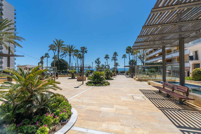 Image No.24-5 Bed Property for sale