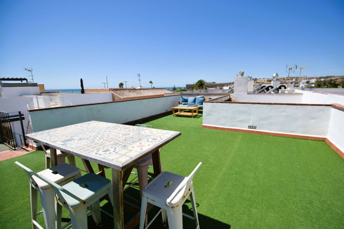 Image No.1-4 Bed Property for sale