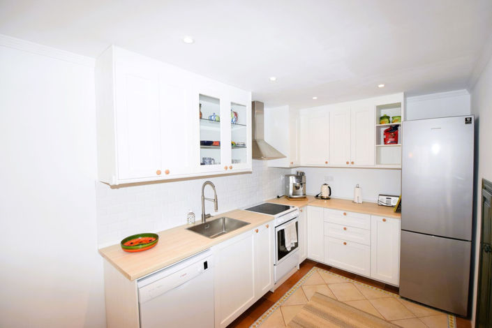 Image No.4-4 Bed Property for sale