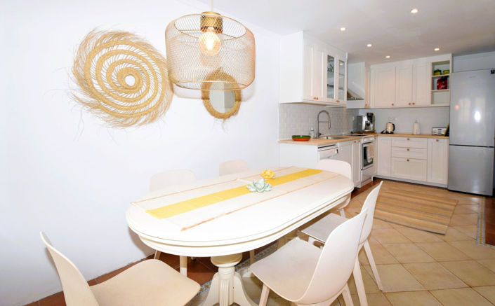 Image No.8-4 Bed Property for sale