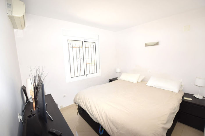 Image No.10-3 Bed Property for sale