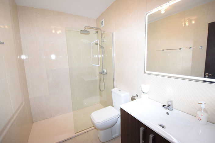 Image No.5-3 Bed Property for sale