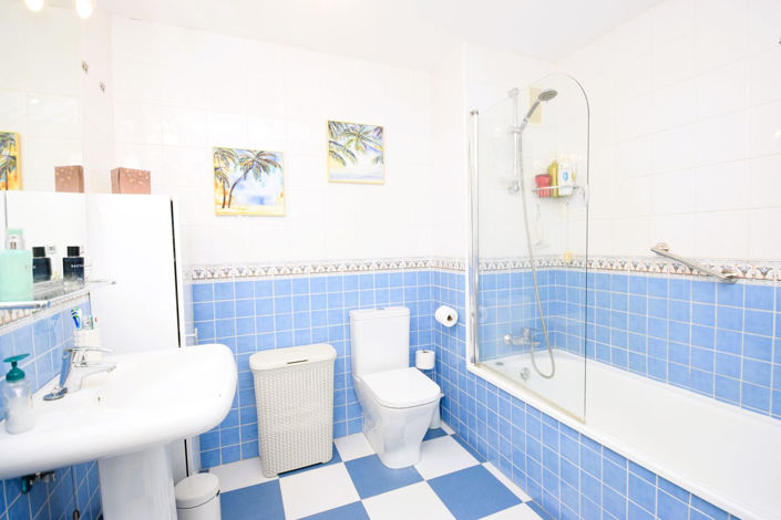 Image No.9-2 Bed Property for sale