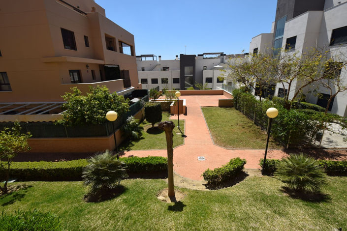 Image No.10-1 Bed Property for sale