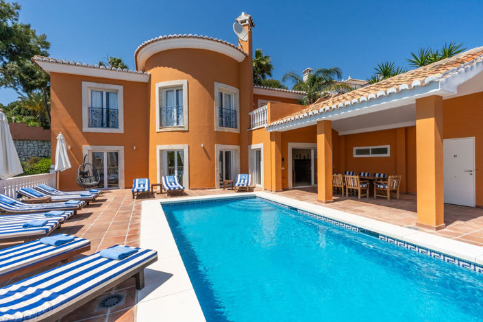 Image No.1-5 Bed Property for sale