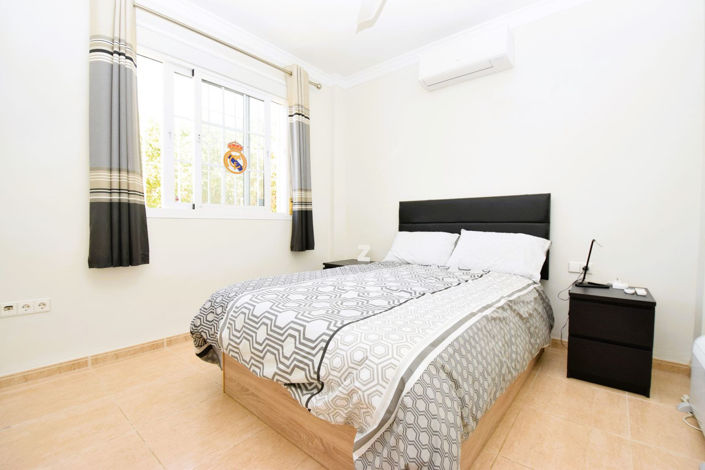 Image No.17-3 Bed Property for sale