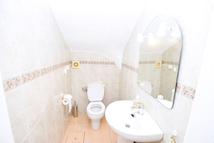 Image No.22-3 Bed Property for sale