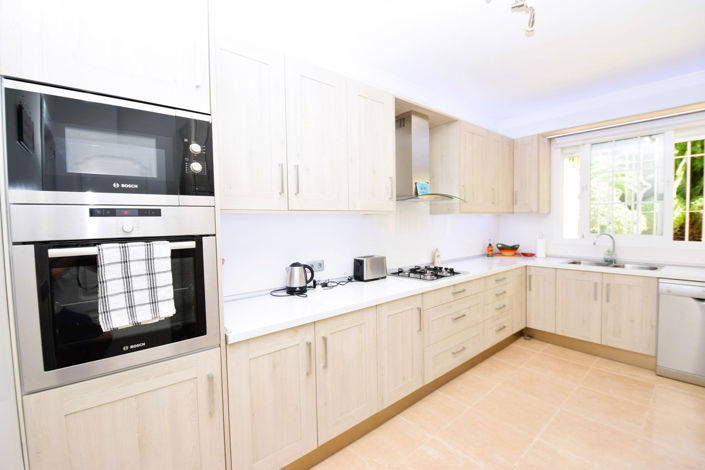 Image No.3-3 Bed Property for sale