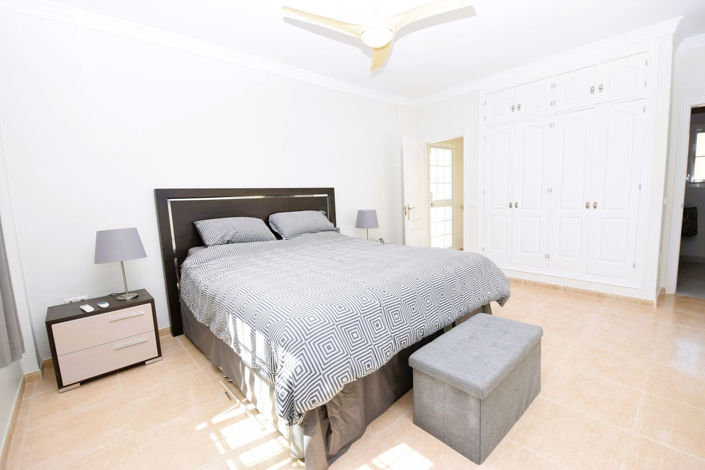 Image No.4-3 Bed Property for sale