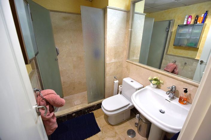 Image No.13-2 Bed Property for sale