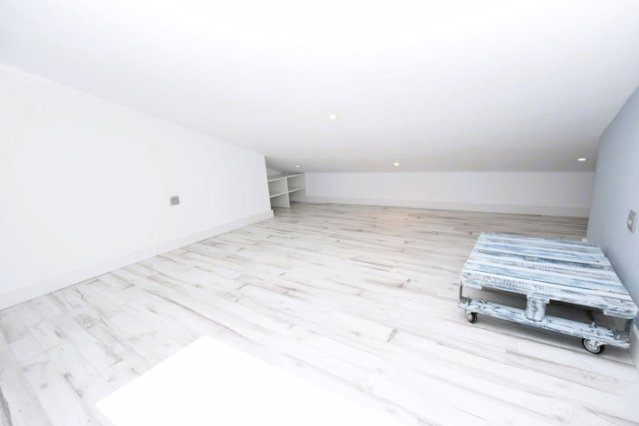 Image No.17-3 Bed Property for sale