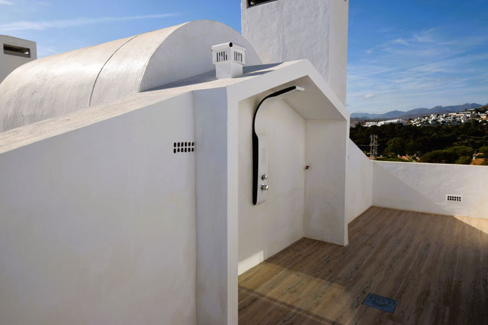 Image No.18-3 Bed Property for sale