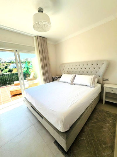 Image No.11-3 Bed Property for sale