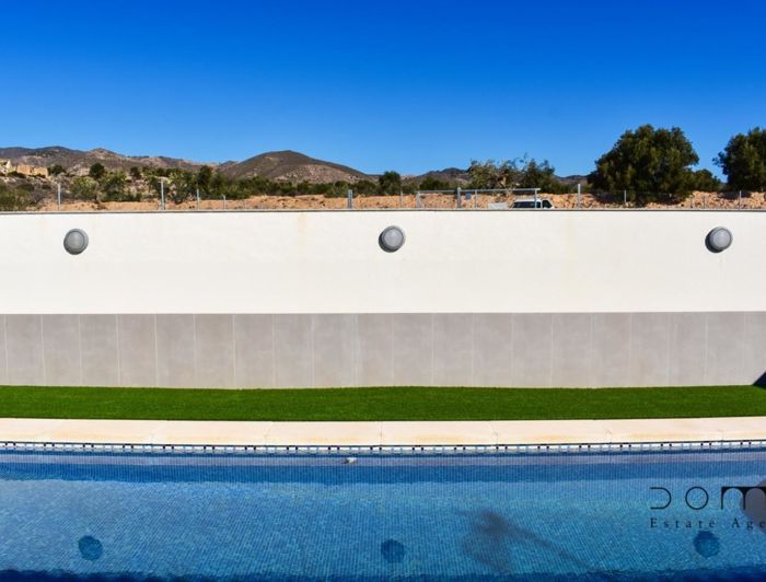 Image No.26-3 Bed Property for sale