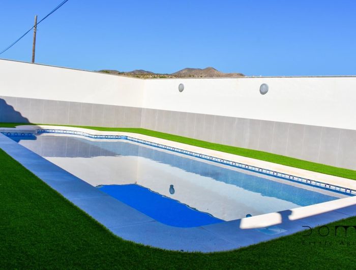 Image No.27-3 Bed Property for sale