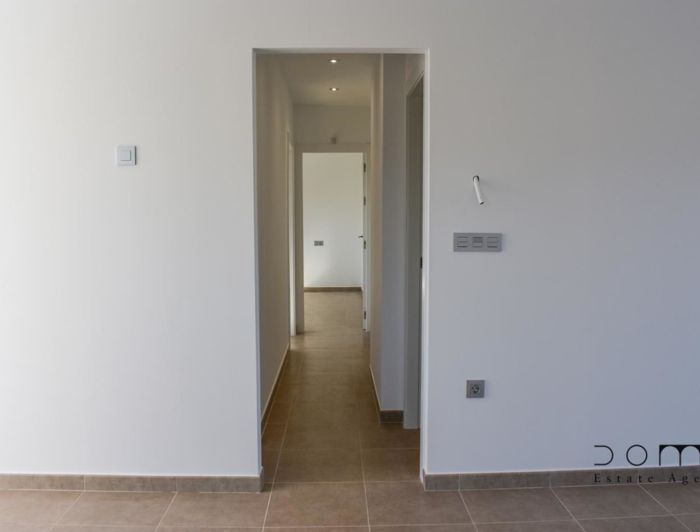 Image No.7-3 Bed Property for sale