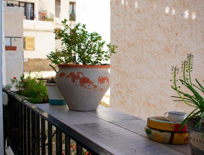 Image No.22-2 Bed Property for sale