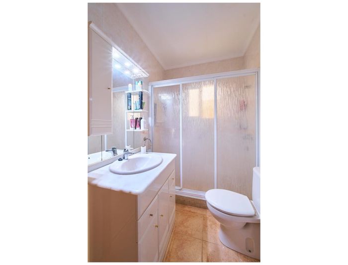 Image No.21-5 Bed Townhouse for sale