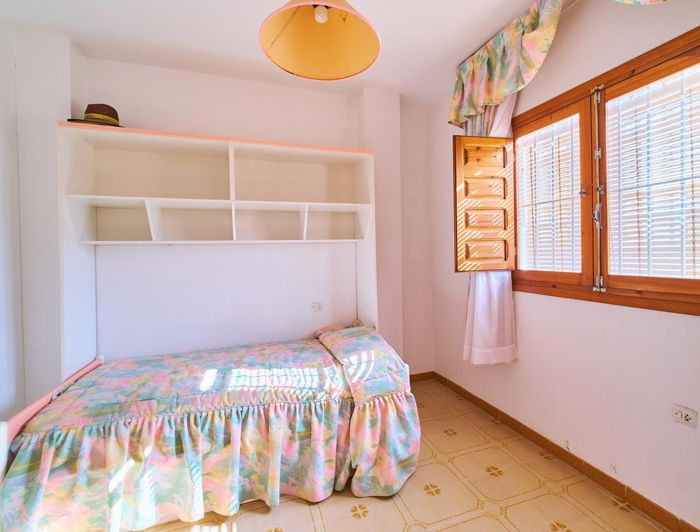 Image No.26-5 Bed Townhouse for sale