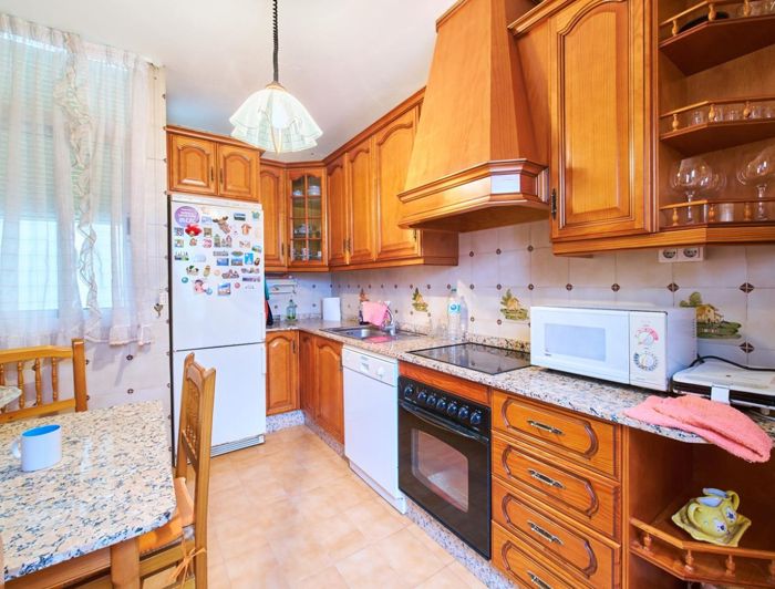 Image No.3-5 Bed Townhouse for sale